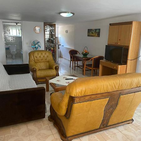 סרנדה Apartamente Gleni מראה חיצוני תמונה