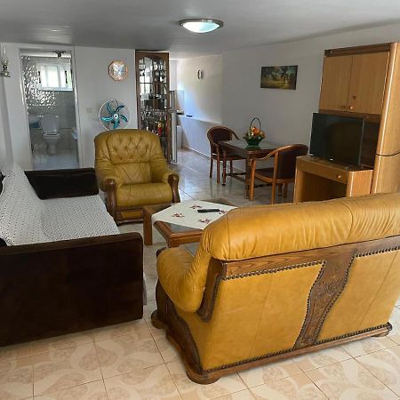 סרנדה Apartamente Gleni מראה חיצוני תמונה