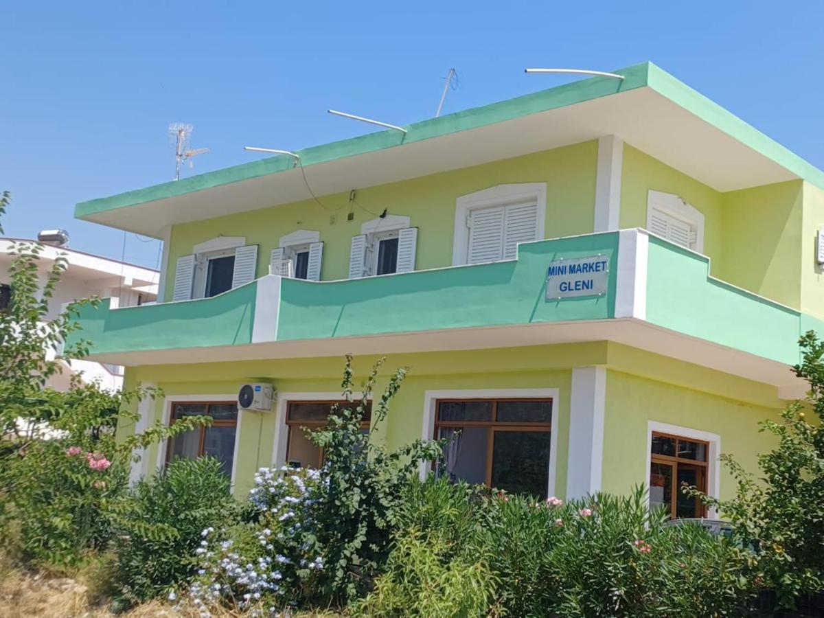 סרנדה Apartamente Gleni מראה חיצוני תמונה