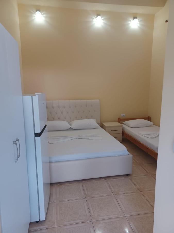 סרנדה Apartamente Gleni מראה חיצוני תמונה