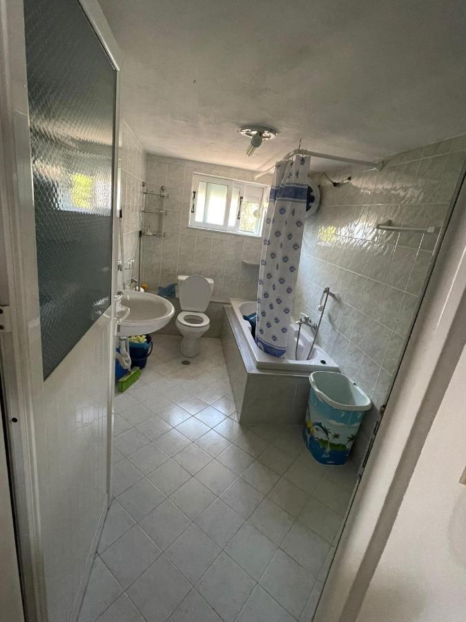 סרנדה Apartamente Gleni מראה חיצוני תמונה